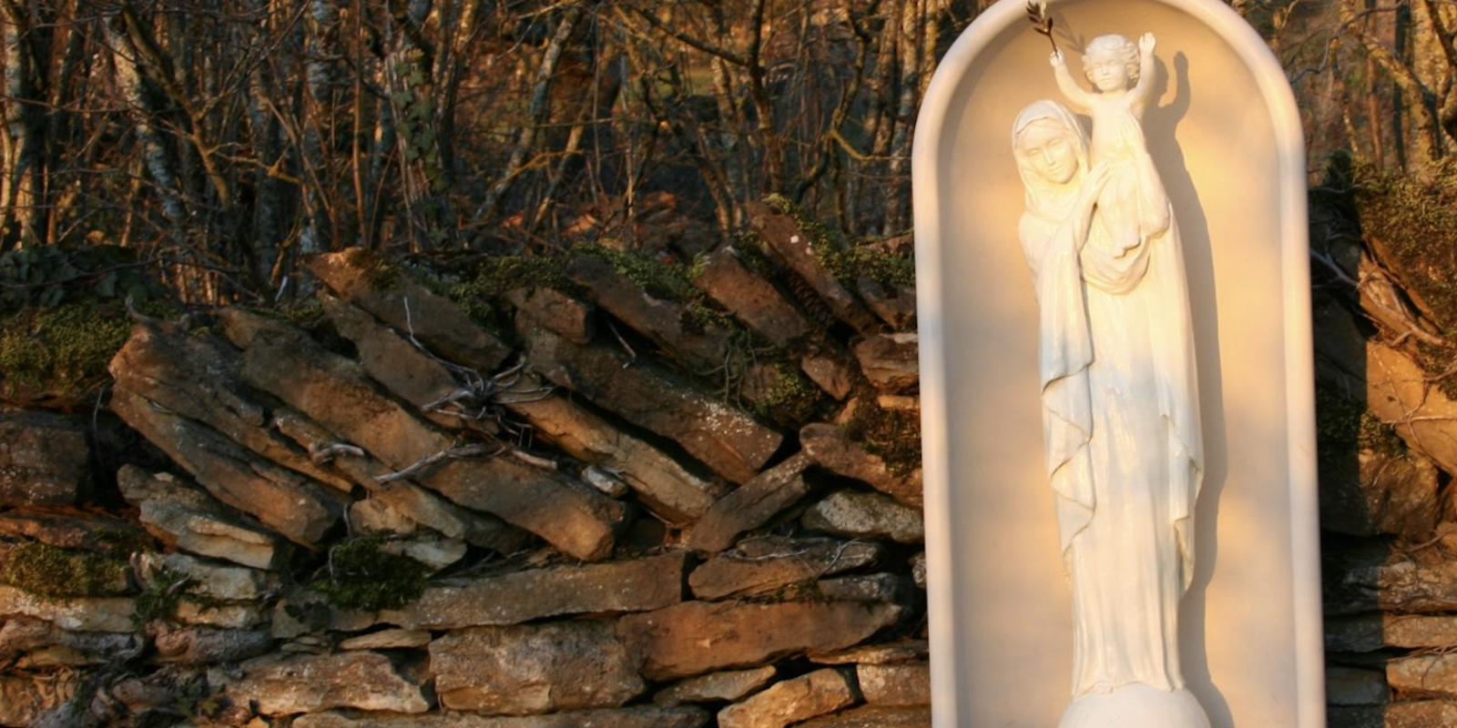 Sur les pas de Marie : des oratoires bordent les routes de France 