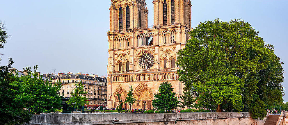 Une belle marche vers Notre-Dame de Paris !
