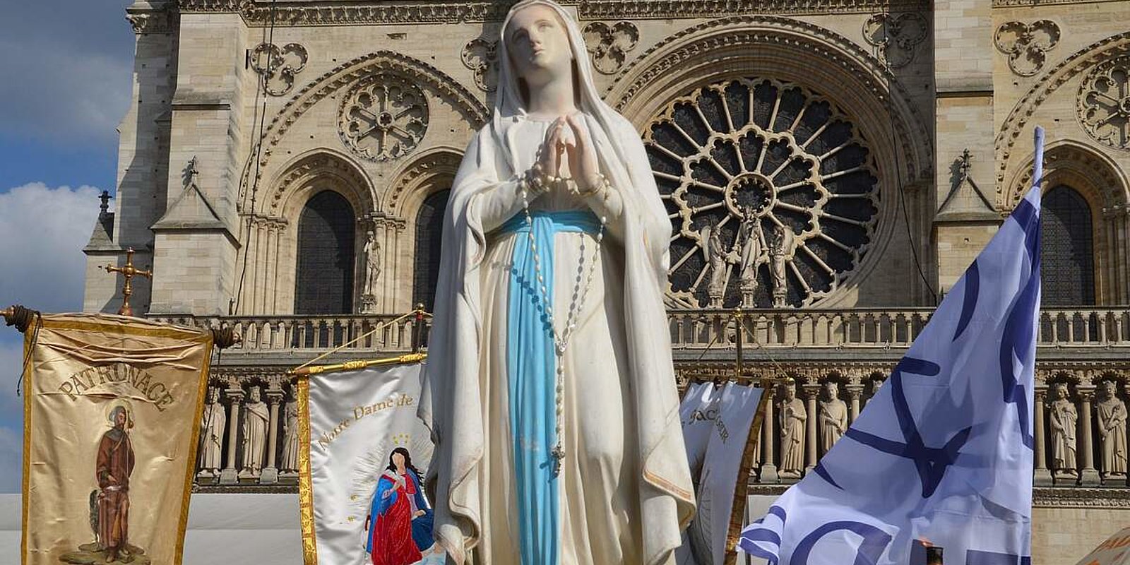 Procession mariale à Paris le 15 août !