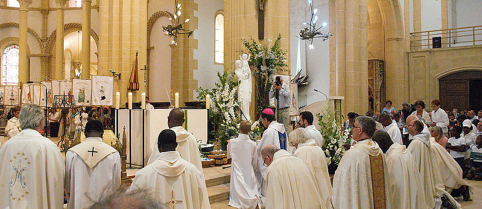 Texte du 22 août lu par Mgr Rivière à Paray-le-Monial pour notre Consécration aux Cœurs unis de Jésus et Marie